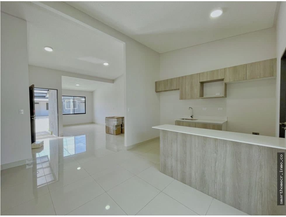 Alquiler de casa para estrenar - lindora