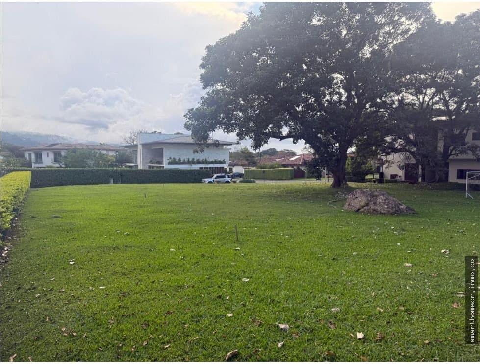 Venta de terreno en condominio la hacienda, santa ana