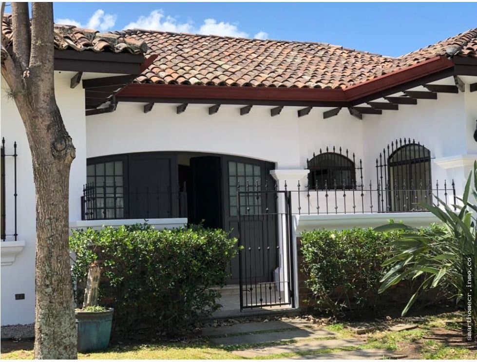 Home in Pozos Santa Ana