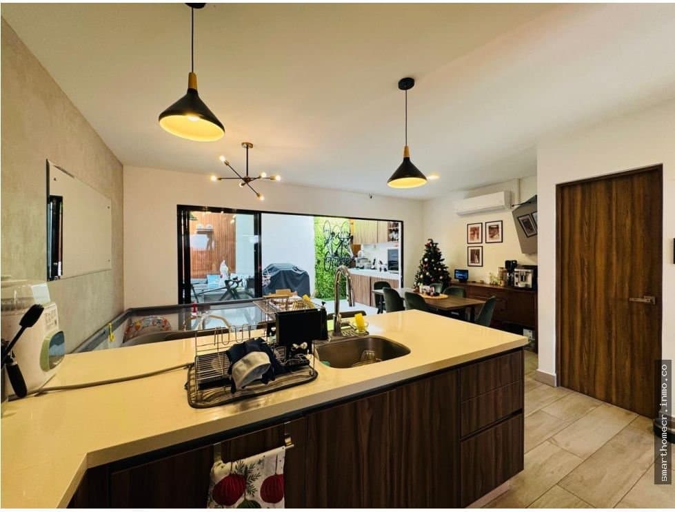 Venta de casa en condominio en guachipelin, escazú