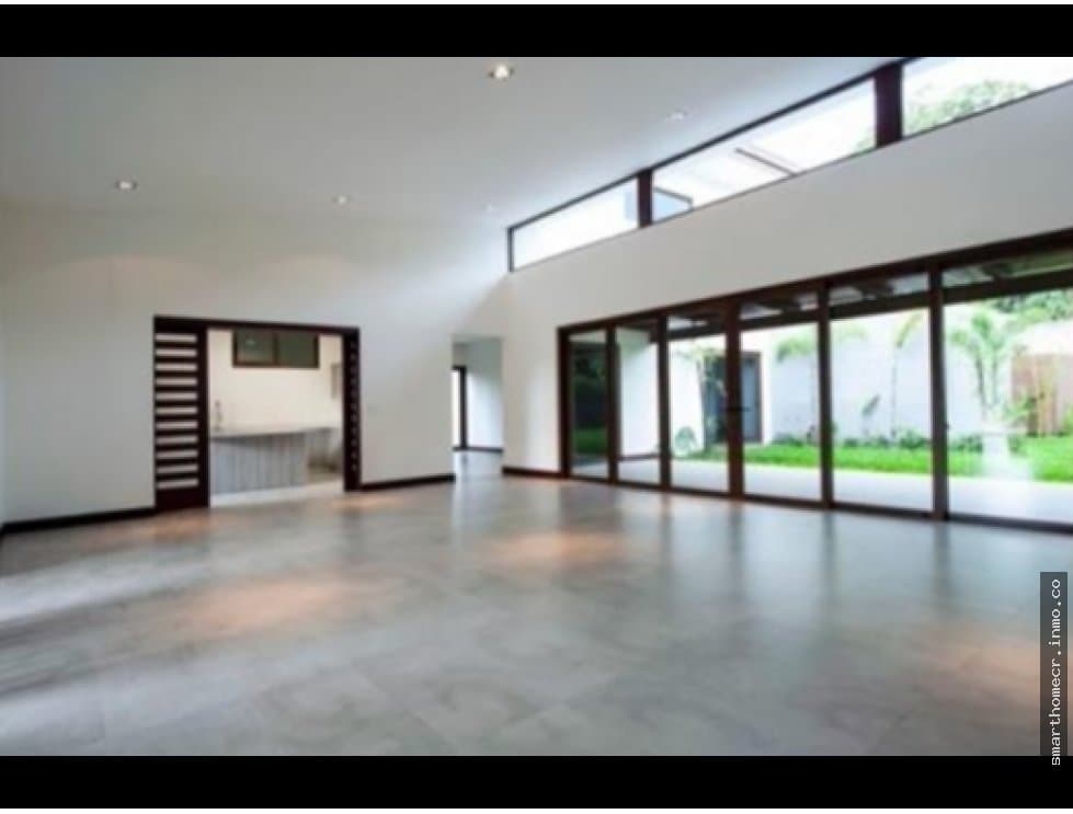 Se vende casa de lujo santa ana