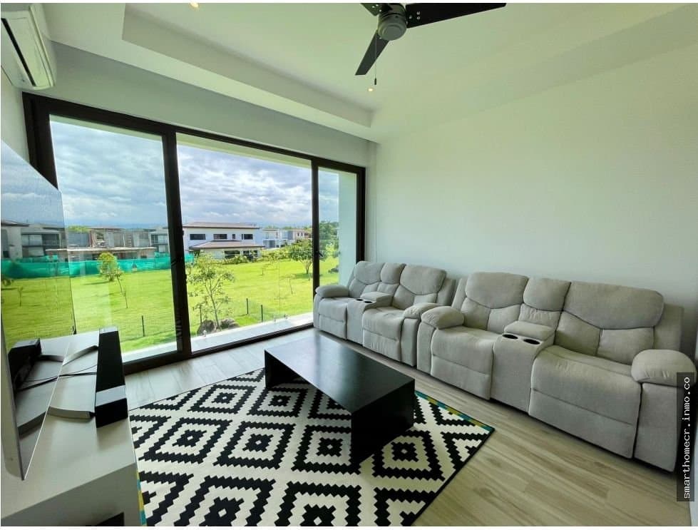 Se vende o se alquila casa moderna en la guacima
