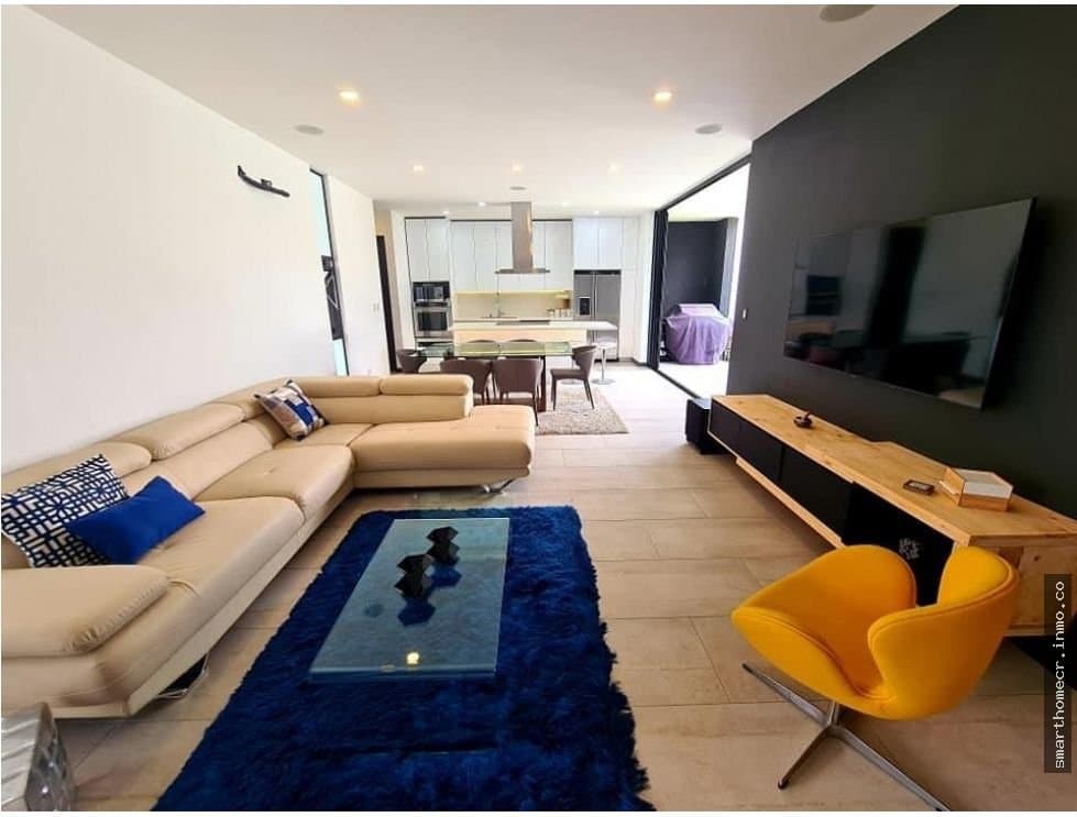 Se alquila casa en condominio rio santa ana