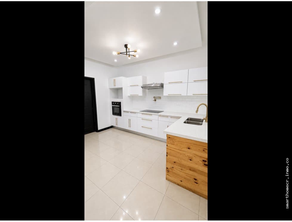 Alquiler y venta de casa en condominio en trejos montealegre