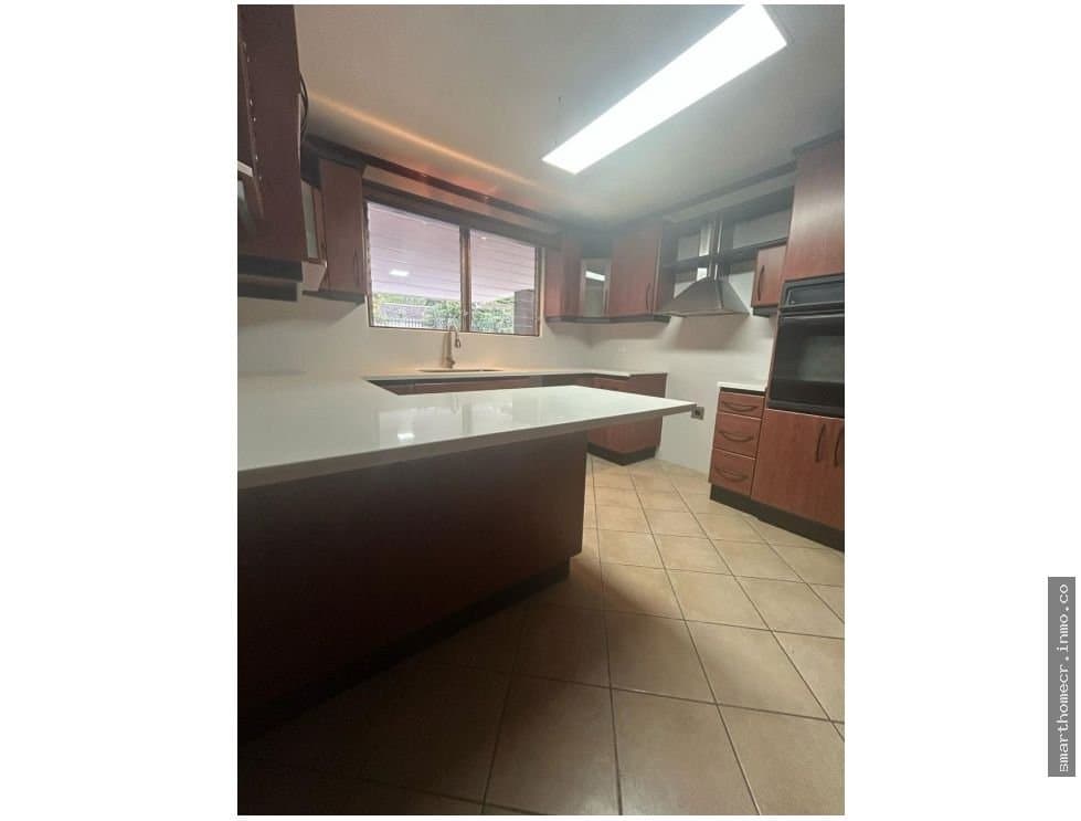 Venta casa de una sola planta en condominio escazú