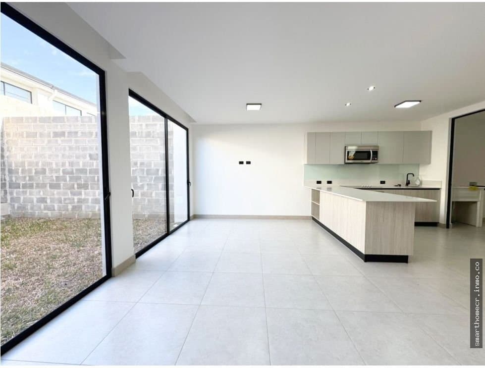Alquiler de casa en lindora village