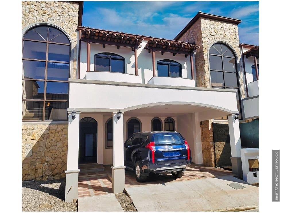 Venta de casa en condominio - santa ana