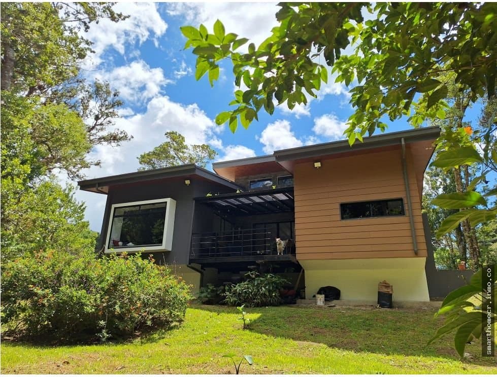 Venta de casa de montaña en el tirol, san rafael de heredia