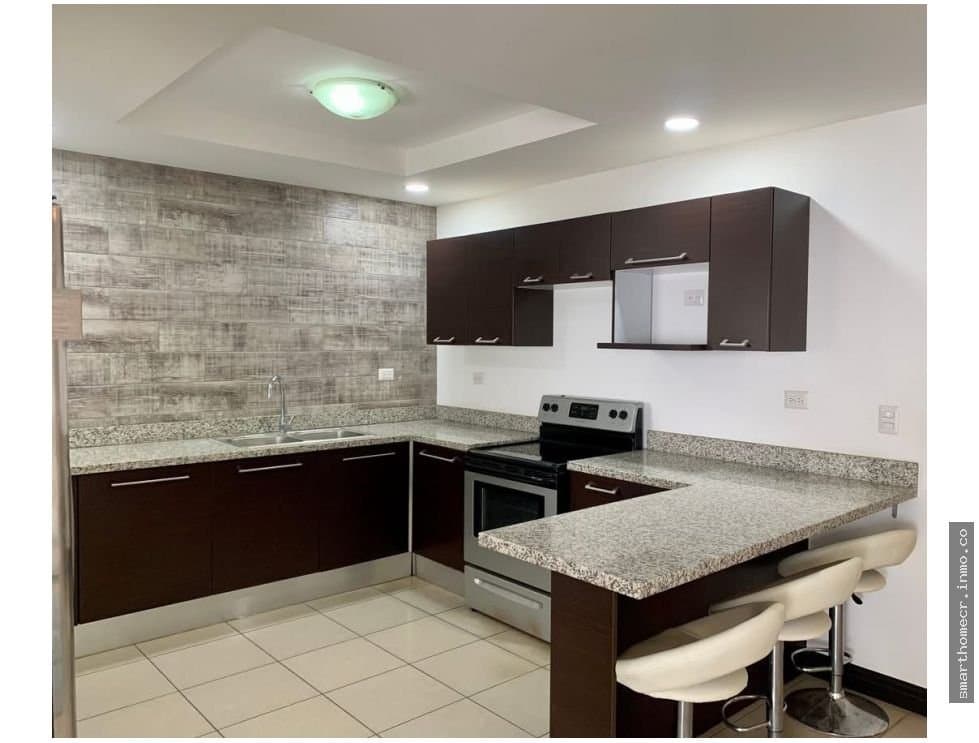 Venta de casa en condominio guachipelín, escazú