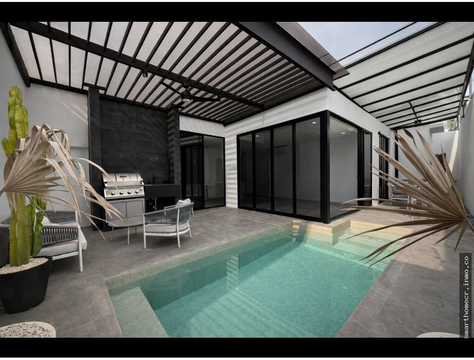 Alquiler de casa de una planta en santa ana boulevard, pozos