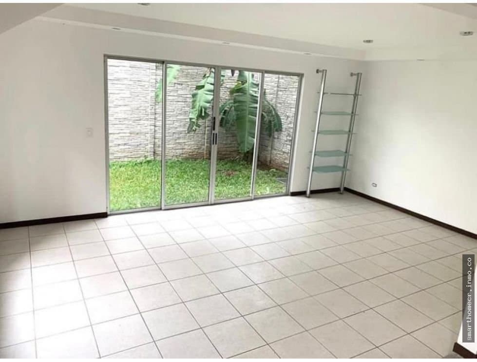 Se alquila casa en residencial bello horizonte
