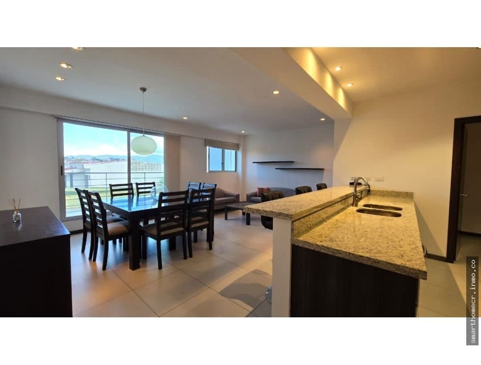 Alquiler de moderno apartamento en escazu