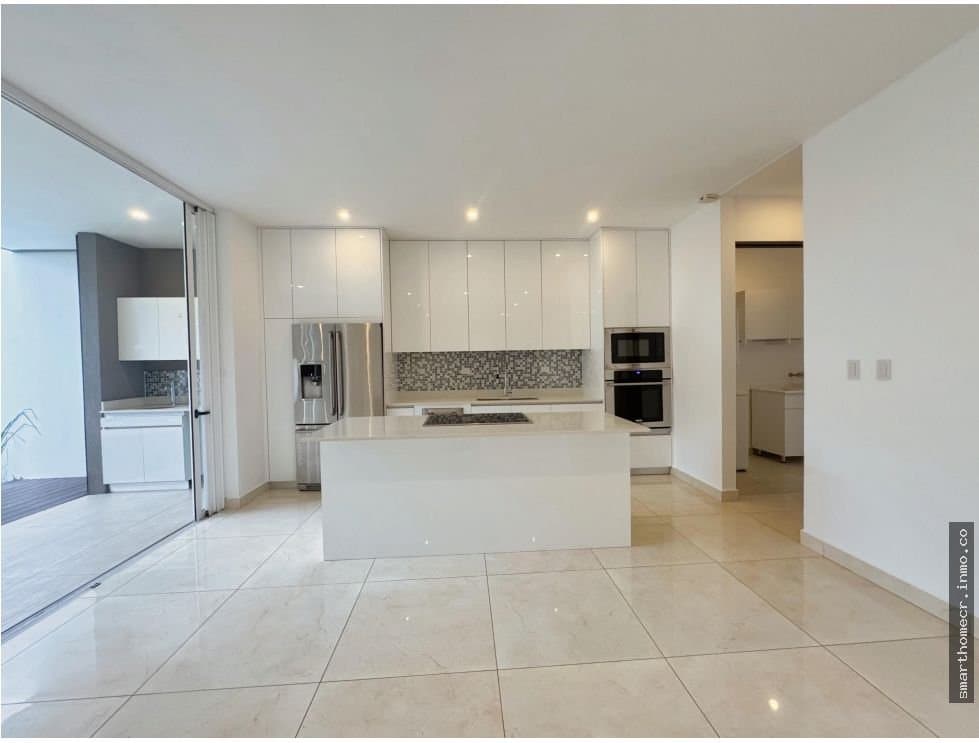 Alquiler casa de una sola planta condominio exclusivo en santa ana