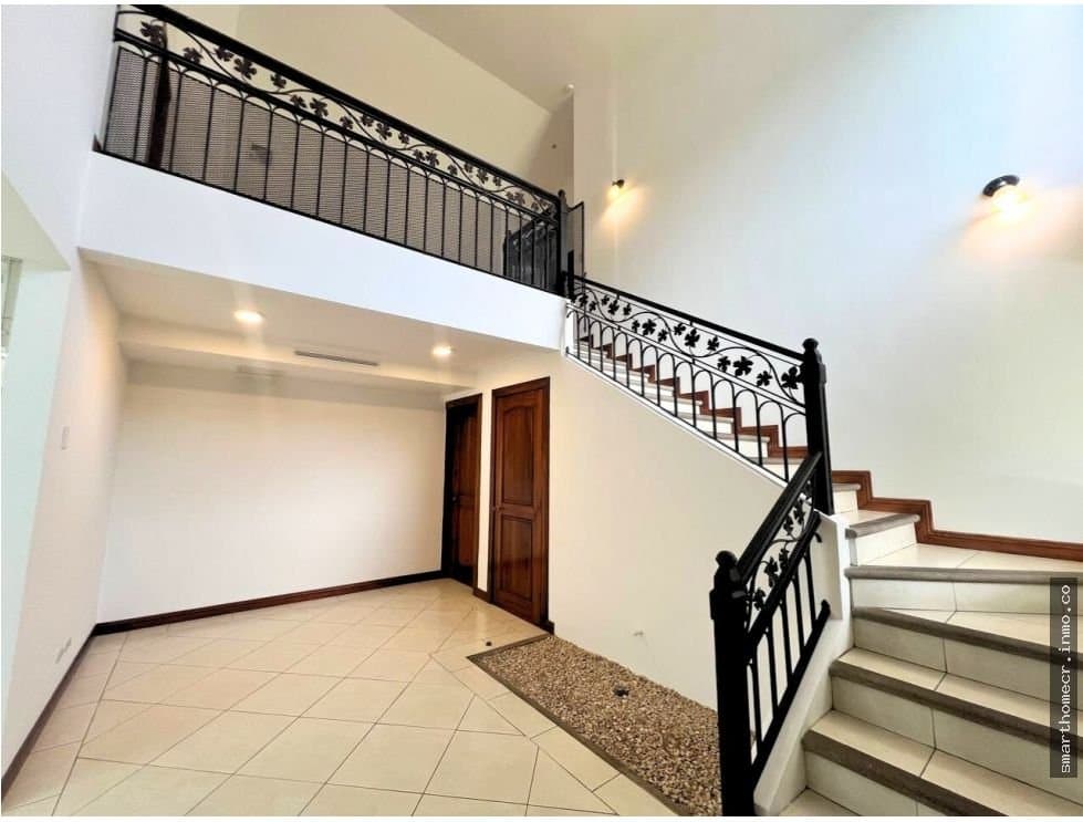 Alquiler de casa en santa ana, hacienda del sol