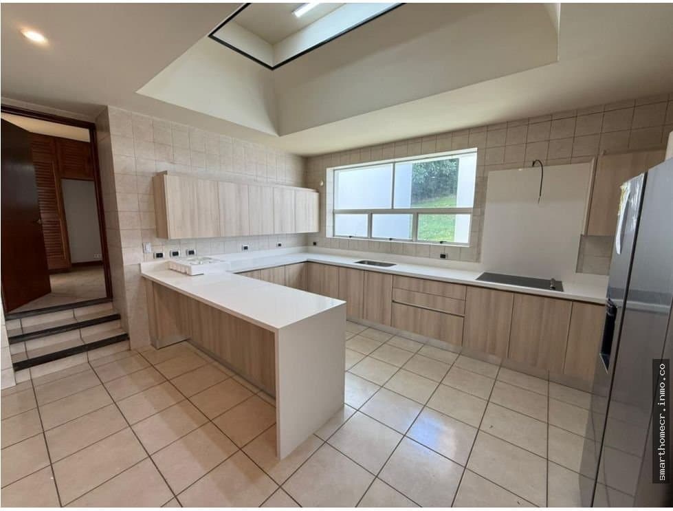 Alquiler de casa en condominio privado, san rafael de escazú