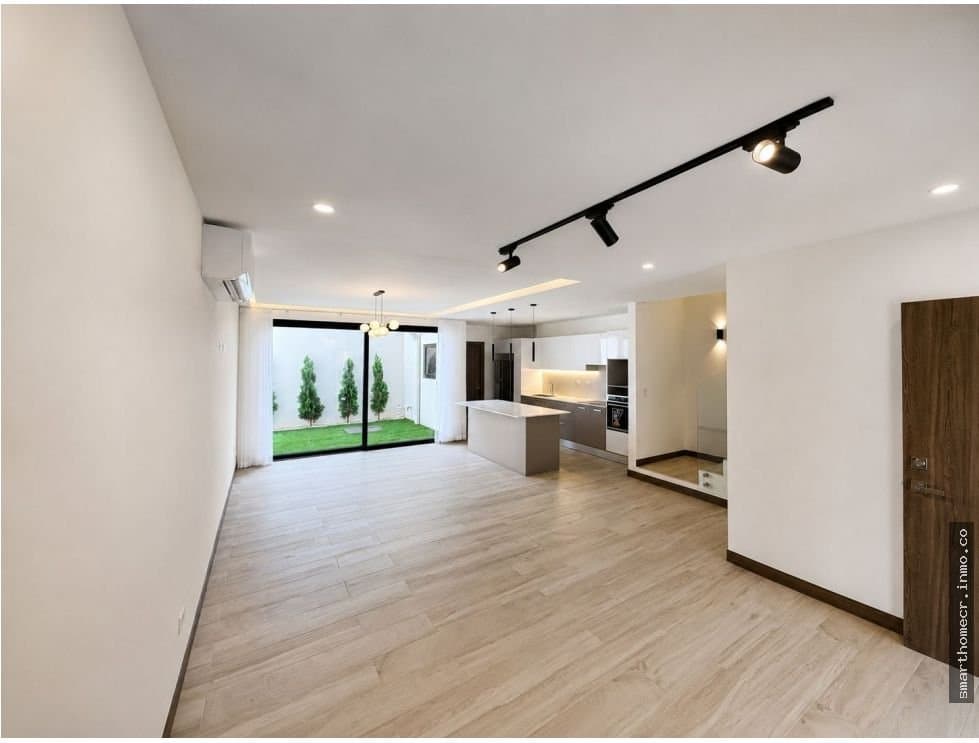 Alquiler de casa nueva en condominio santa ana urbano