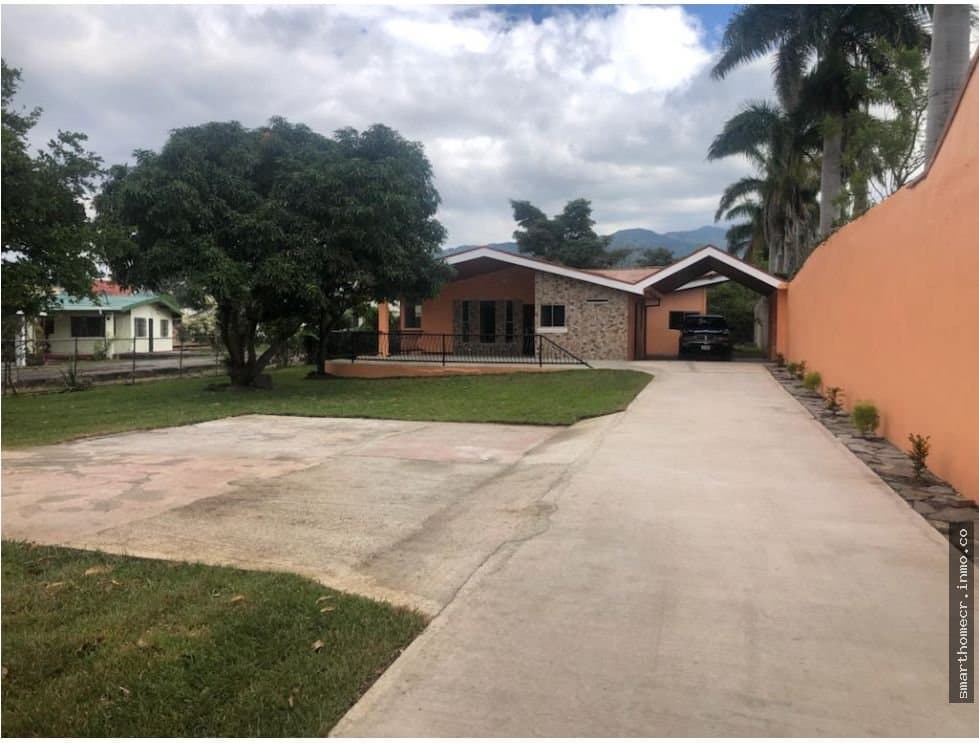 Se alquila/vende casa independiente 1000 m2