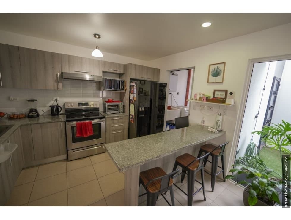 Alquiler de casa en condominio hacienda colón