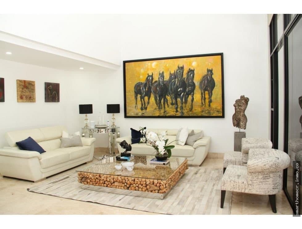 Se alquila casa en los laureles escazu