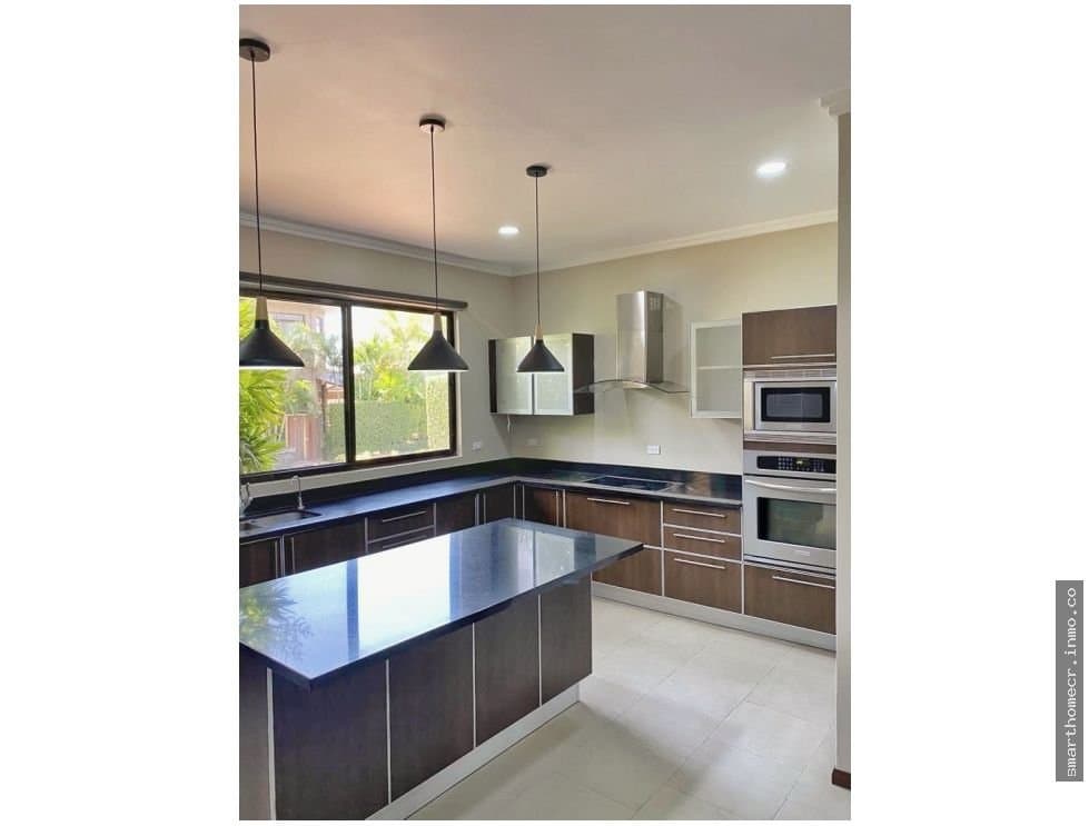 Venta y alquiler de casa de 1 planta en condominio - santa ana