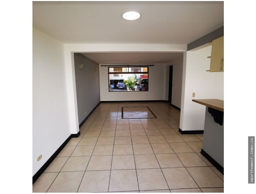 Se vende casa amplia en guachipelin