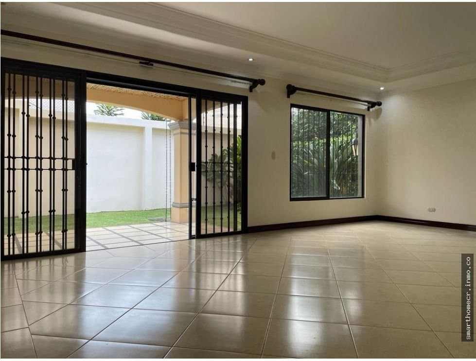 Se alquila casa en rivera de belén, heredia