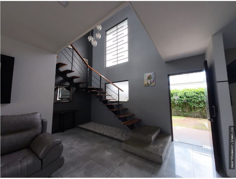 Se alquila casa amueblada en condominio brasil de santa ana