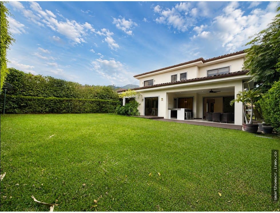 Alquiler de casa en condominio orosol, santa ana