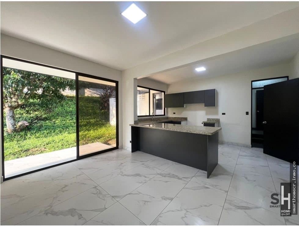 Se vende/ se alquila casa en bello horizonte escazu
