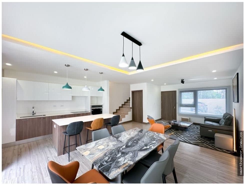 Alquiler/venta de casa nueva en escazú