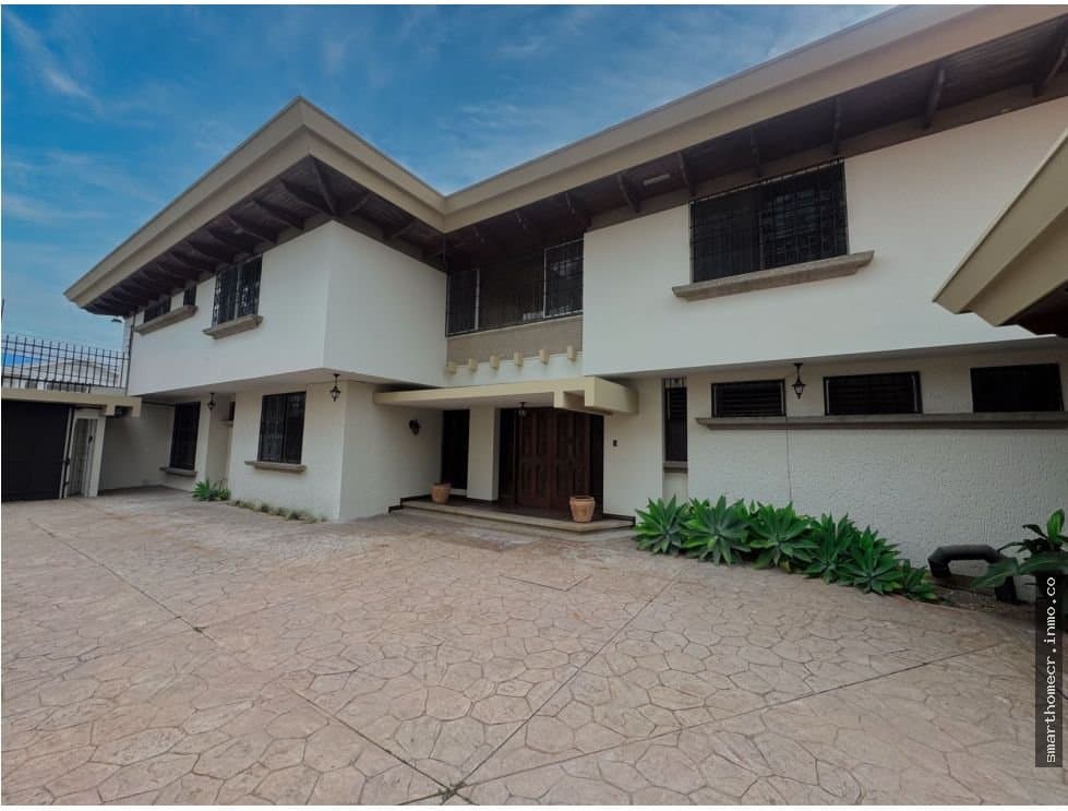 Casa en alquiler- ideal para embajada o cuerpo diplomático