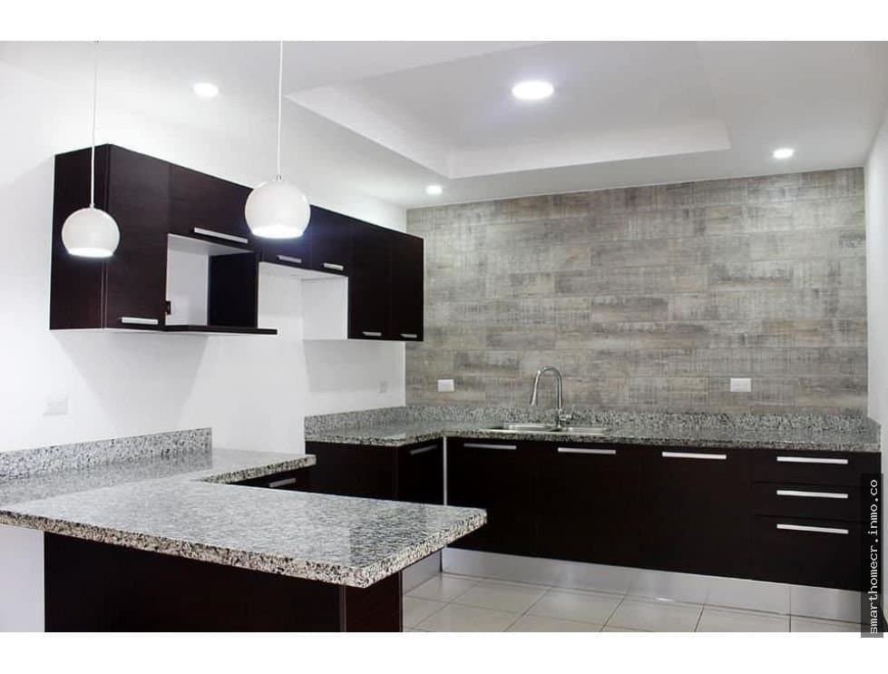 Se alquila condominio en escazú, guachipelín