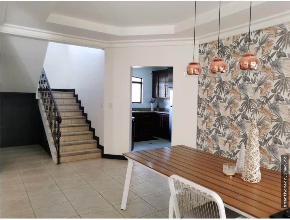 Se vende/ se alquila casa en residencial, santa ana