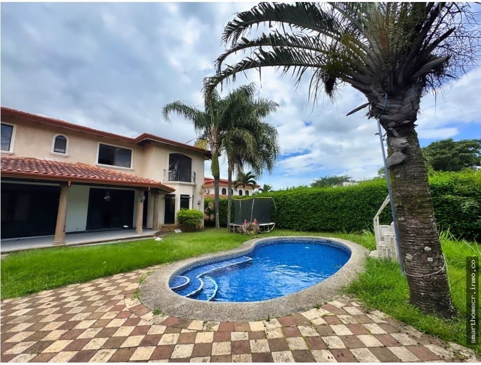 Alquiler de casa remodelada en valle del sol