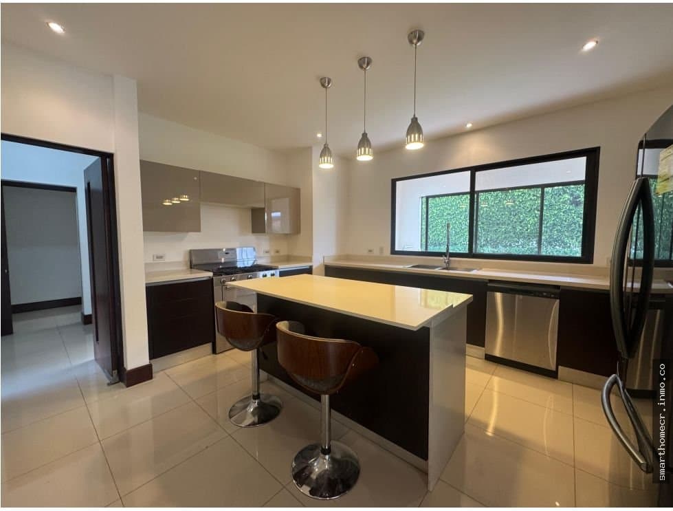 Alquiler de casa en lomas del valle