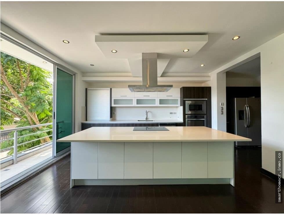 Se vende / alquila casa moderna en escazu