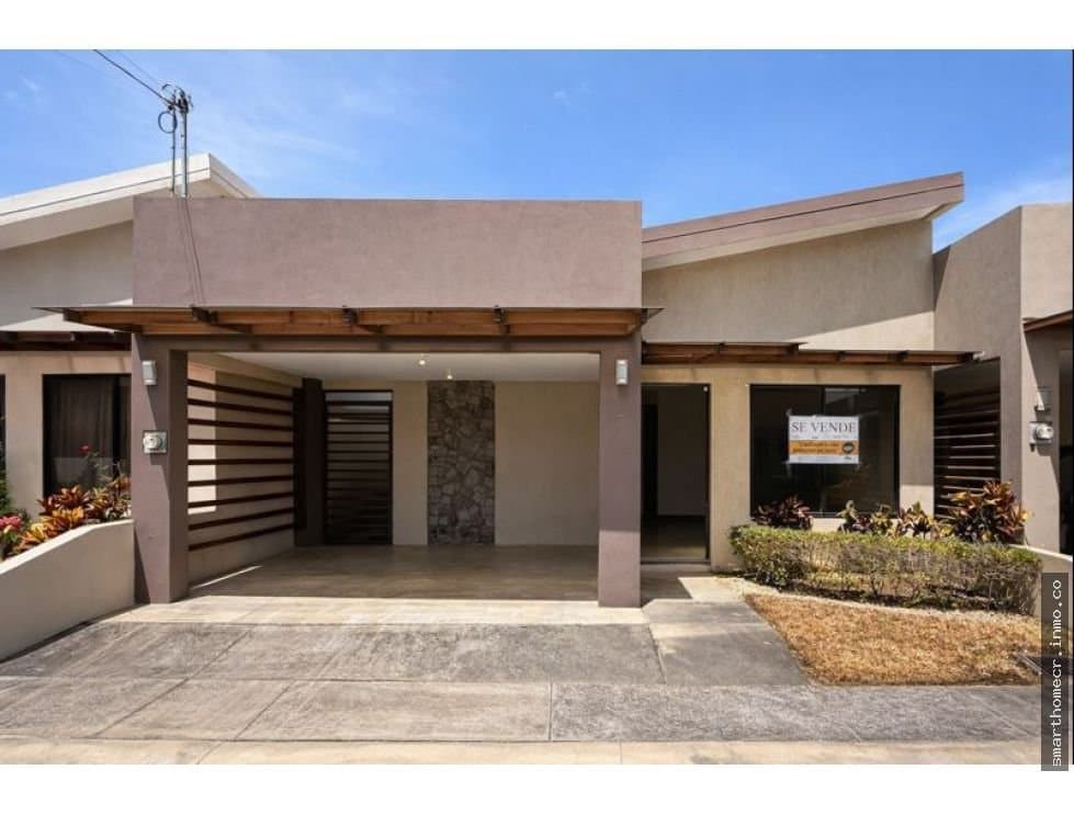 Venta de casa de una planta en condominio los higuerones, alajuela