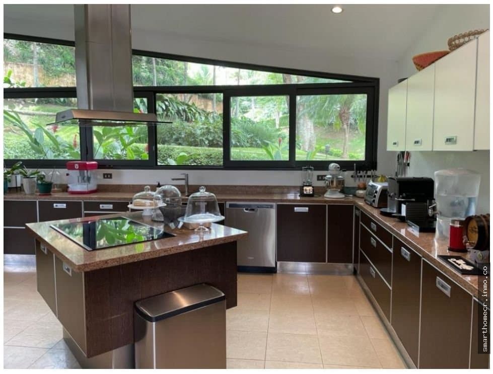 Venta de casa en villa real, santa ana