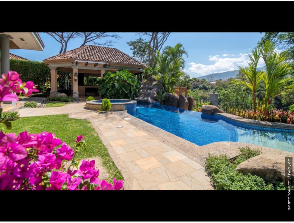 Se vende y se alqula amplia casa residencial santa ana pozos
