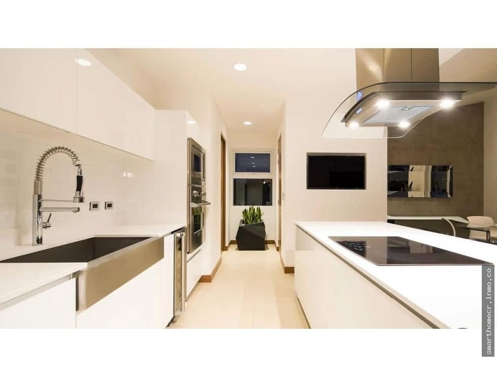 Venta/ alquiler de penthouse en distrito 4, guachipelín, escazú