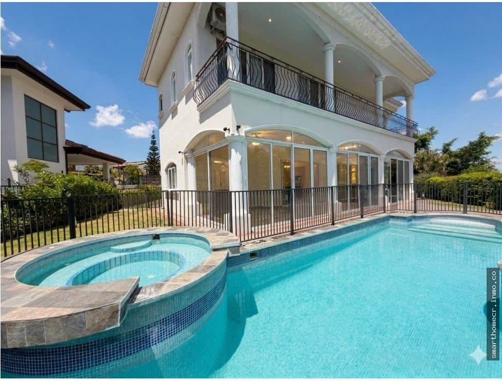 Alquiler de casa condominio villa real, santa ana