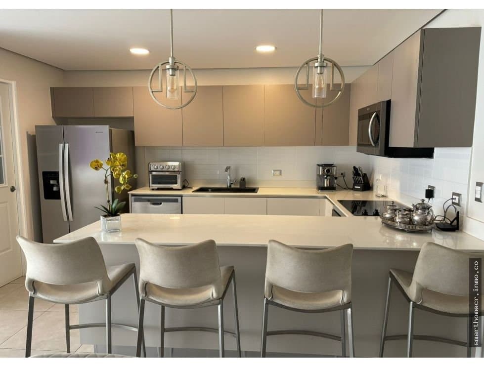 Alquiler de casa moderna en condominio source/ escazú