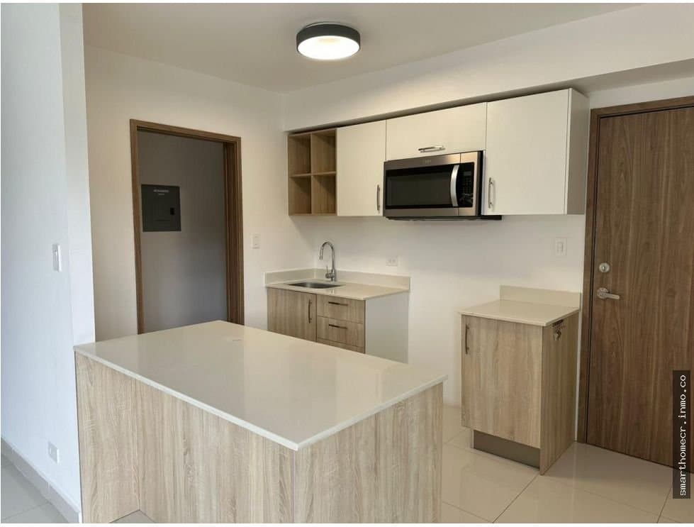 Venta de apartamento en rio oro de santa ana