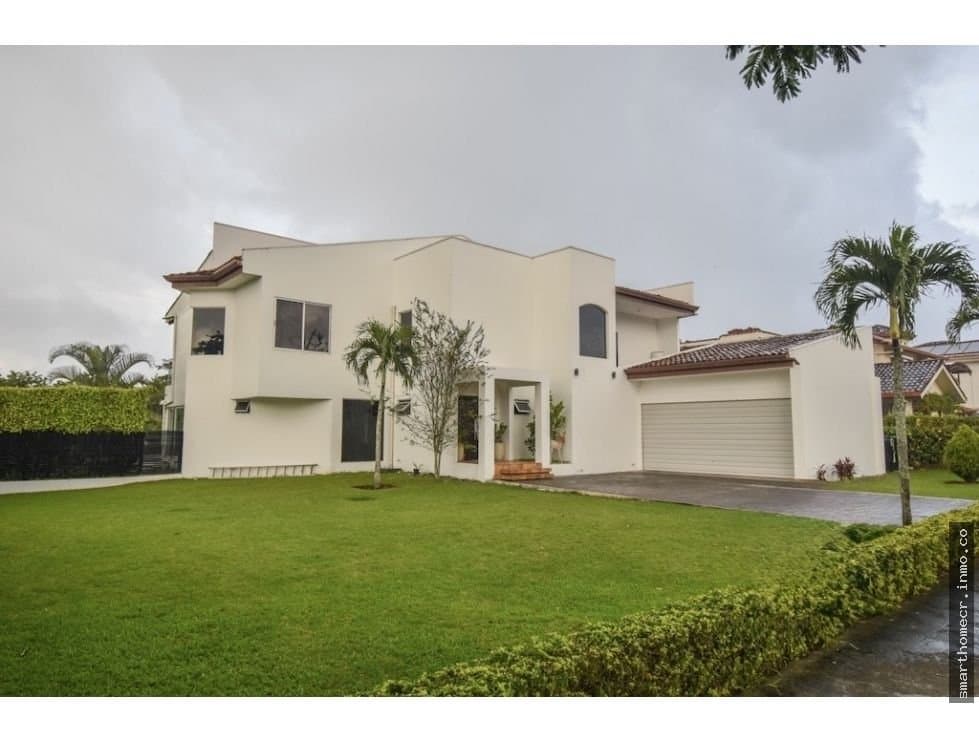 Venta de casa en valle del sol