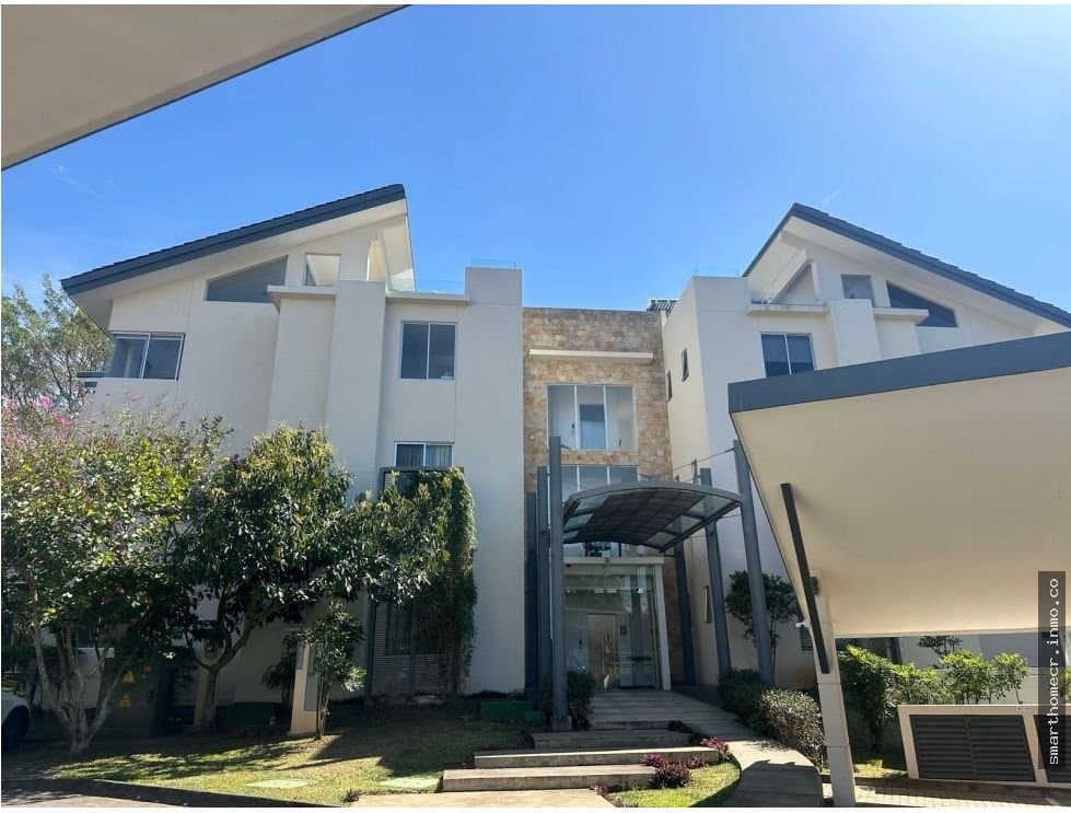 Venta de apartamento contemporáneo en santa ana