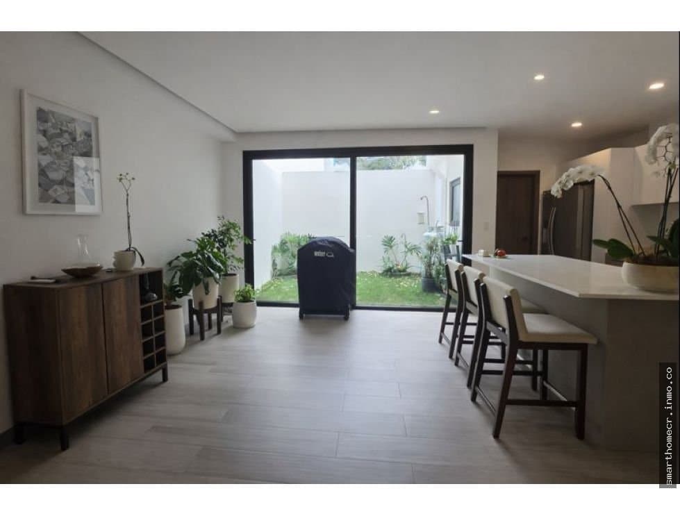 Alquiler - venta en condominio santa ana urbano