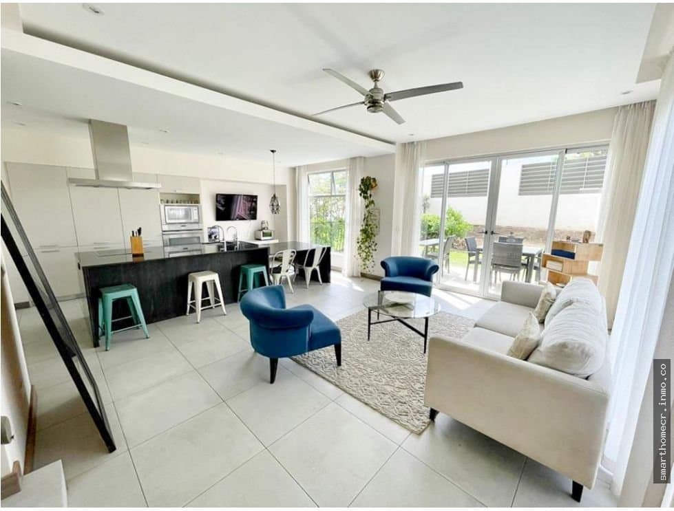 Se vende casa contemporanea en lindora santa ana