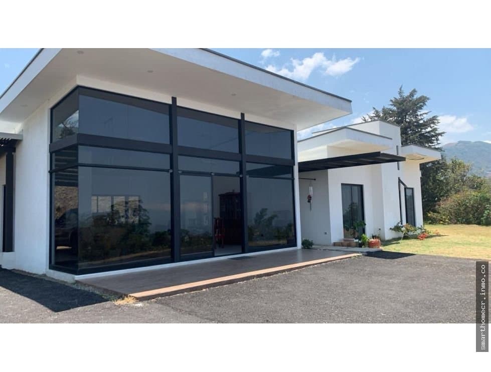 Venta de casa con hermosa vista en escazú
