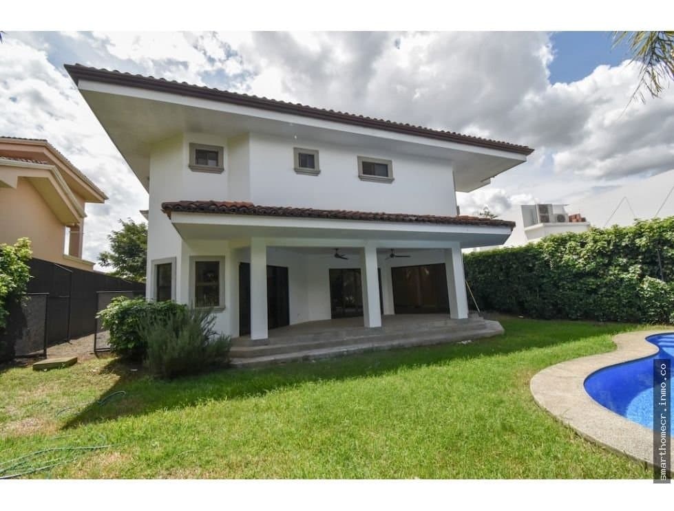 Alquiler y venta – casa en valle del sol