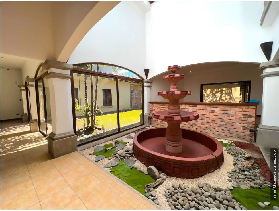 Se alquila/vende casa tipo hacienda, santa ana